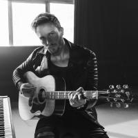 image uniatowski-gitara-bw-jpg