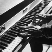 image uniatowski-piano-jpg